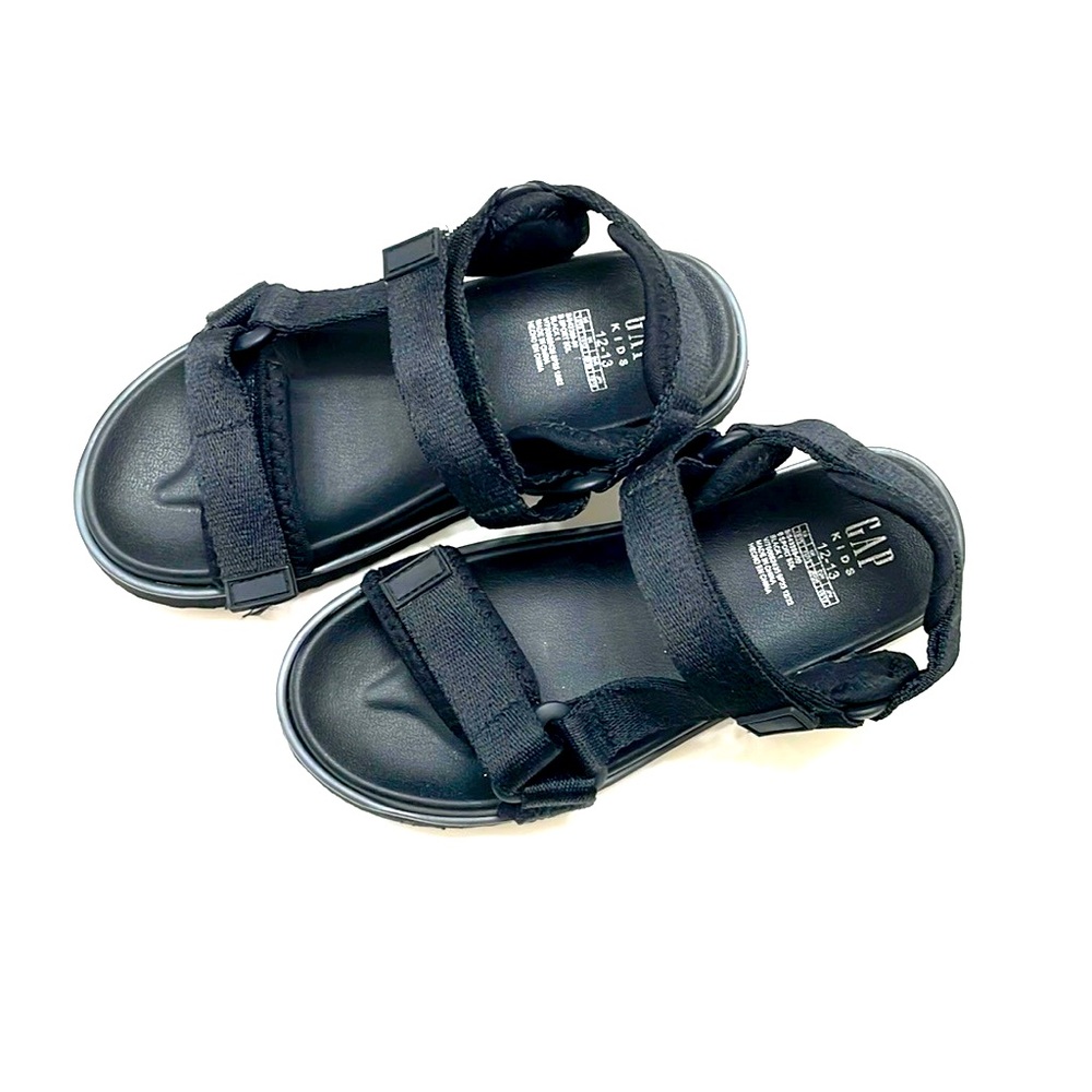 NWOT Gap Kids Unisex Black Strapped Sandals, Size 12-13